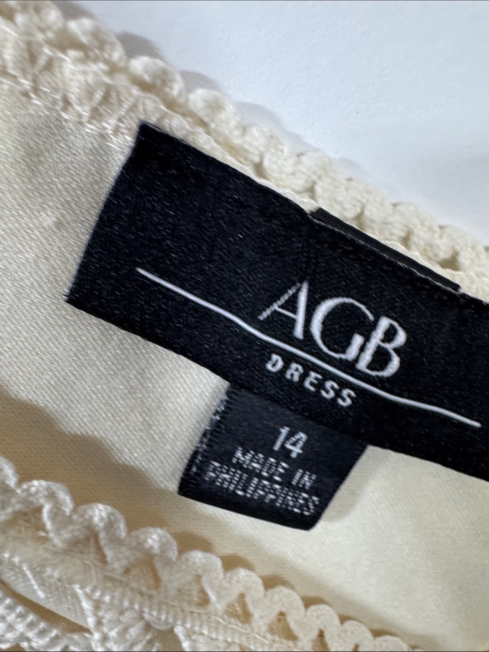 AGB Ladies Cream Crochet Lace Cap Sleeve Dress - Size 14 - Picture 2 of 7